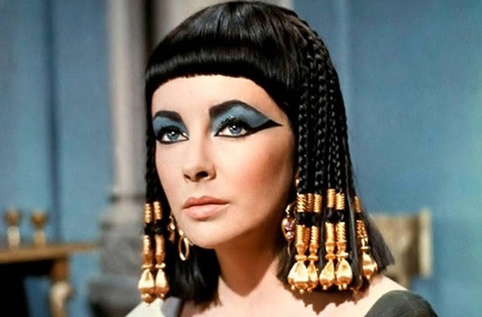 NBC-commande-un-pilote-pour-une-serie-sur-Cleopatre_portrait_w532