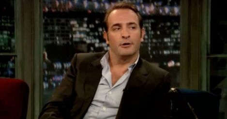 4439525-jean-dujardin-fait-le-chameau-dans-un-600x315-2